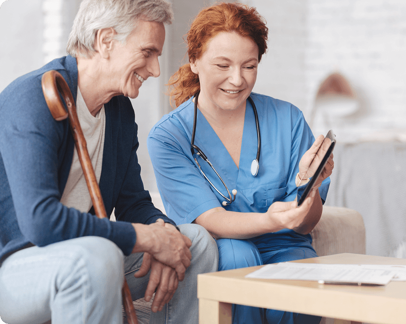 Infirmière avec un patient